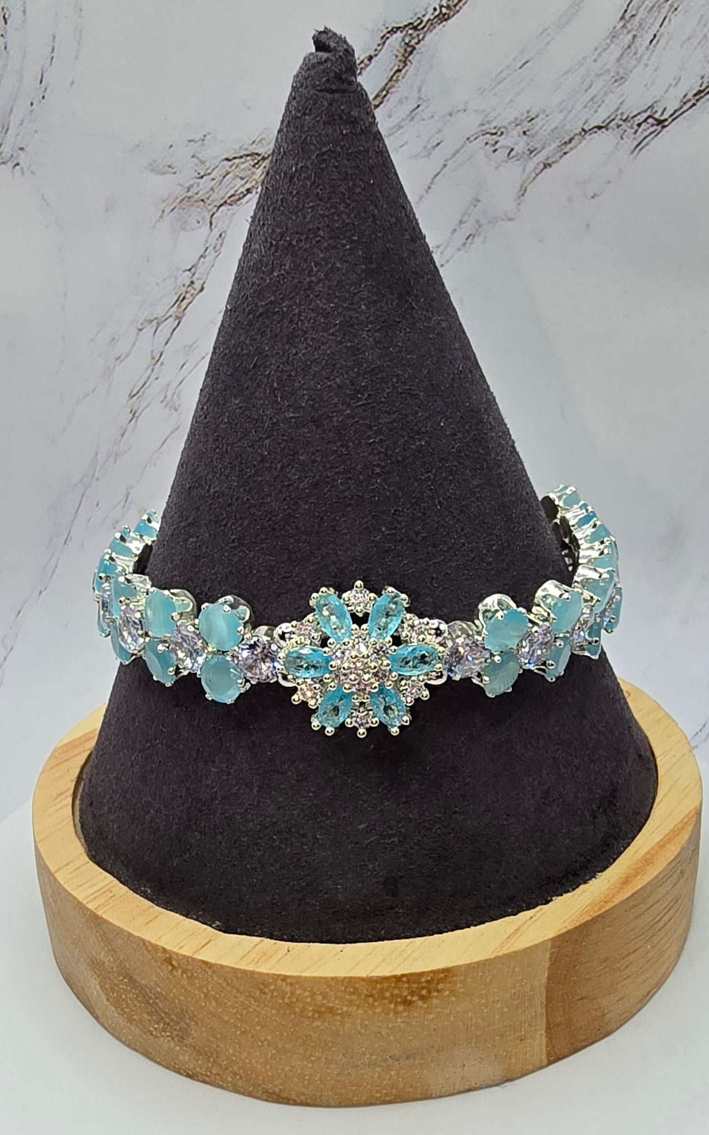 Baby Blue Cat Eyes (7.5. in)