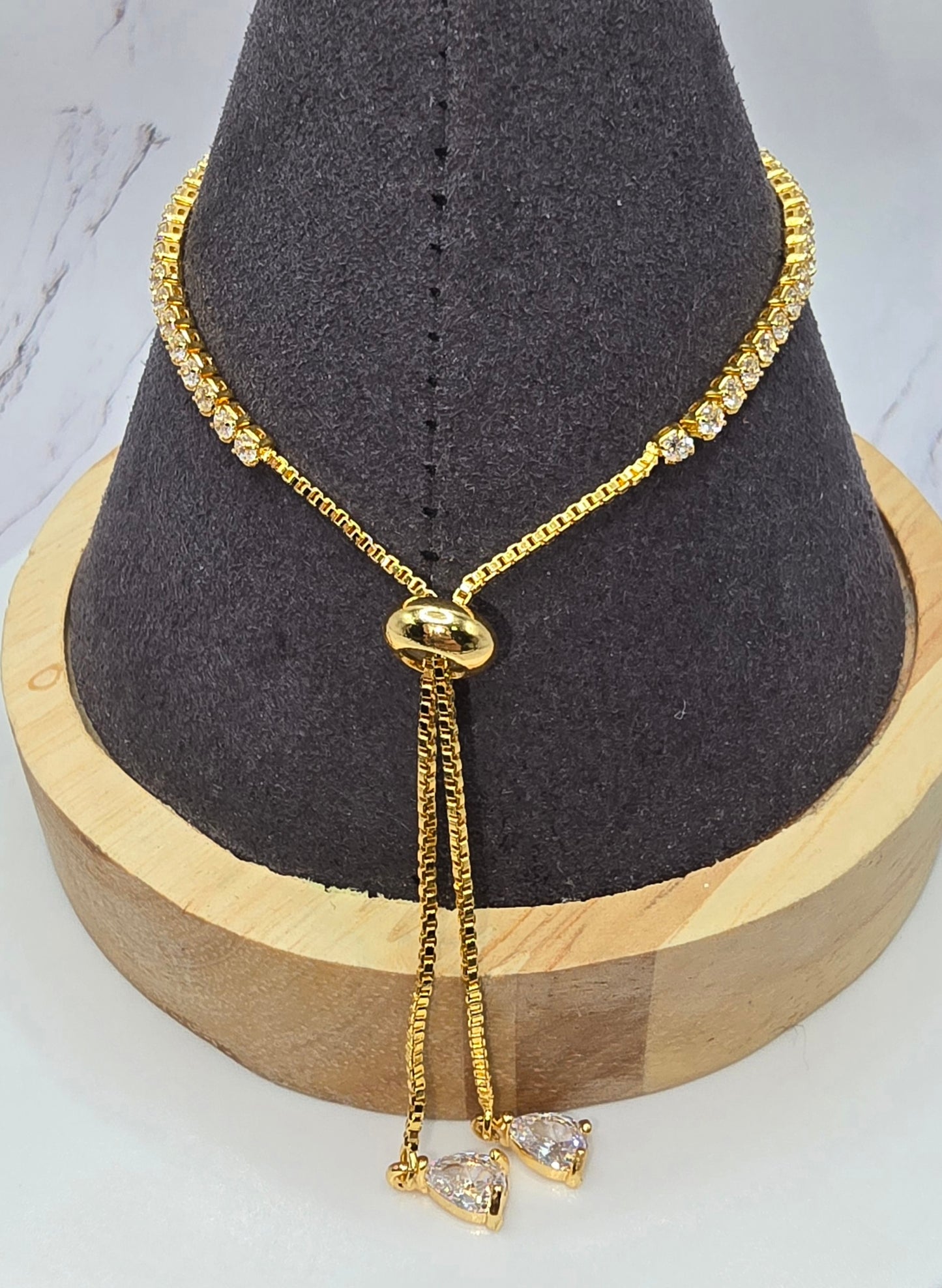 Clover Solid Bling Gold Slide Bracelet