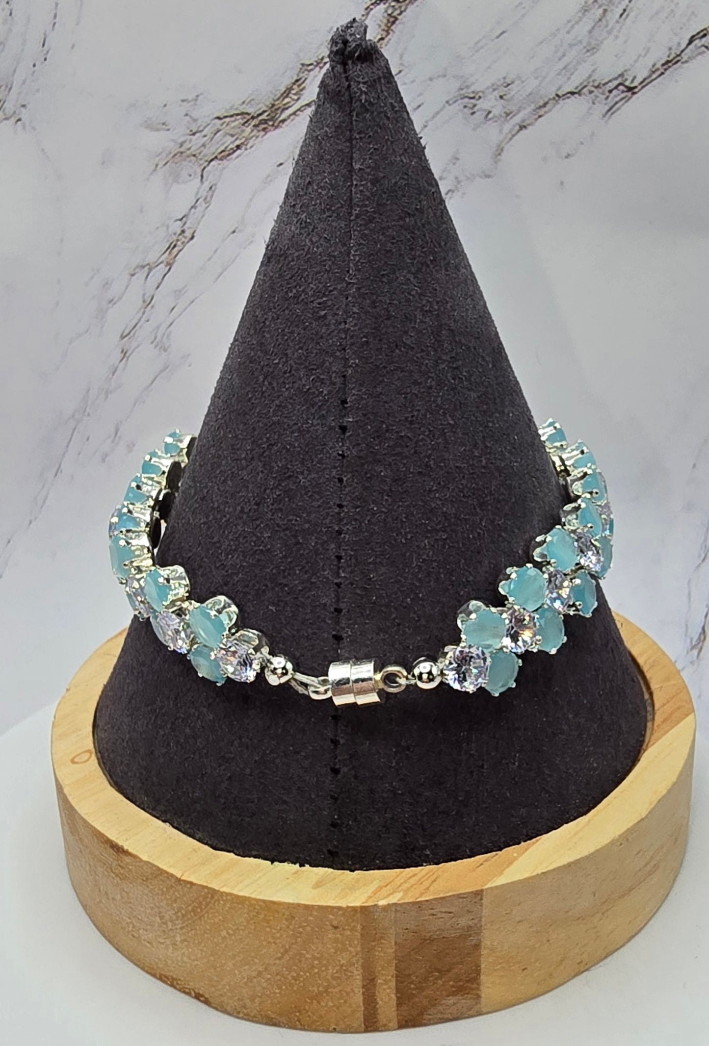 Baby Blue Cat Eyes (7.5. in)