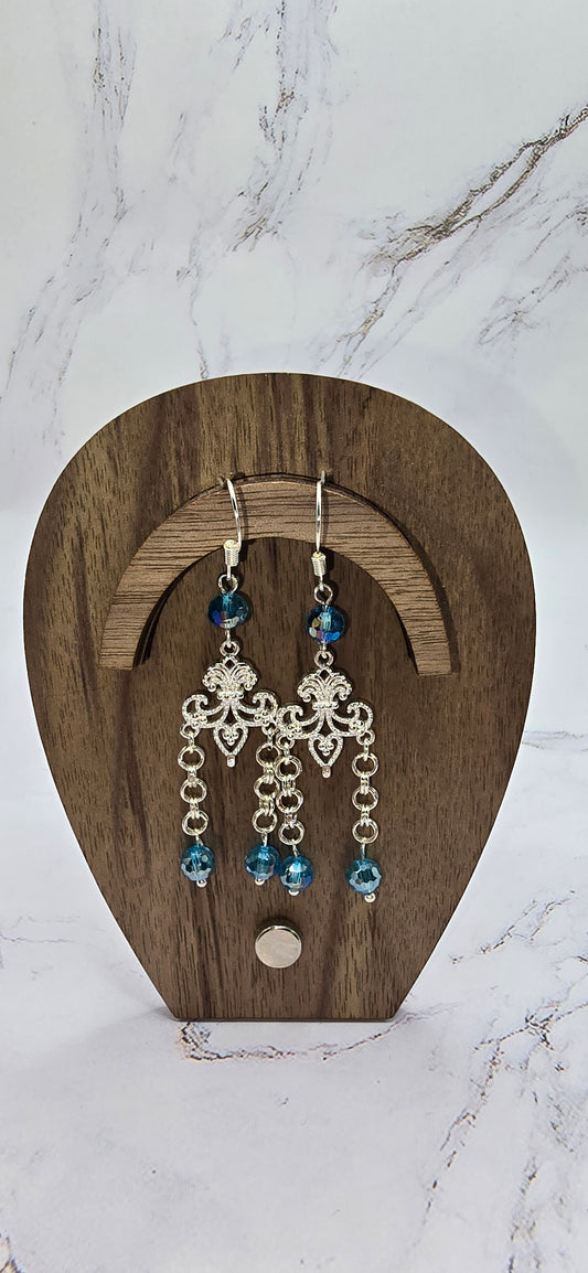 Fleur-de-lis dangle earings