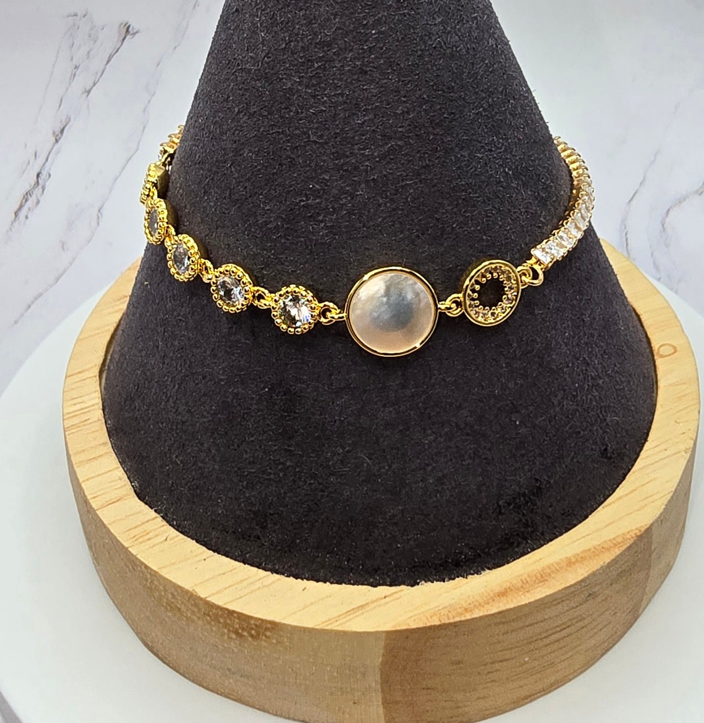 Round Shell Bling Gold Slide Bracelet